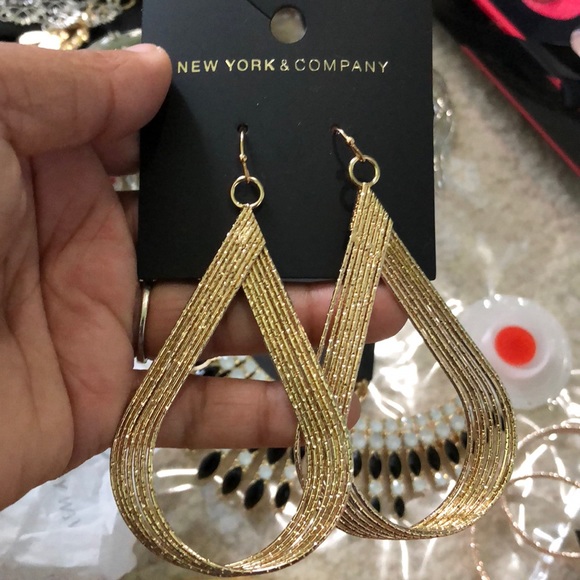 NY&C hoop earring - Picture 1 of 1